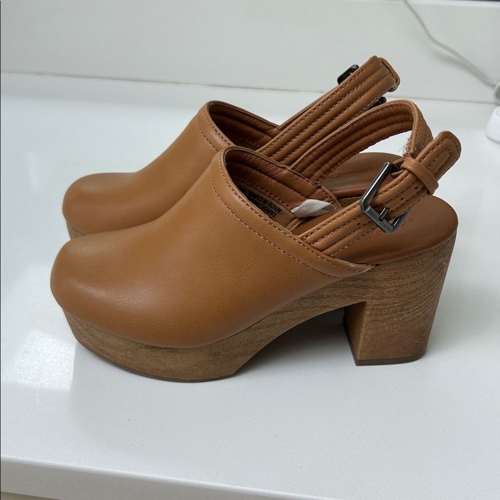 Universal Thread Brown Slingback Platform Clogs - Picture 4 of 5